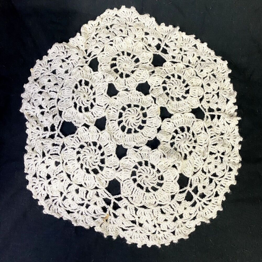 #6326 Vintage Small Circular Crochet Doilie
